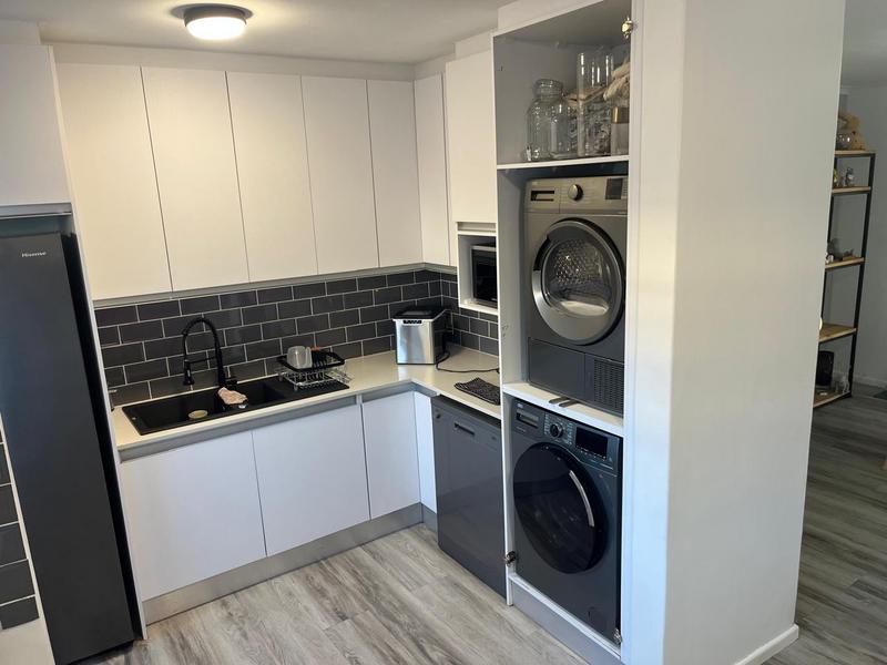 To Let 3 Bedroom Property for Rent in Uitzicht Western Cape